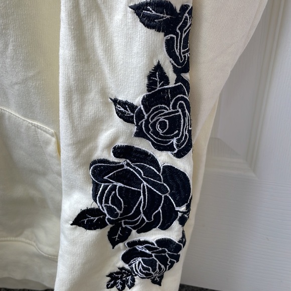 NEW Blind Rooster Yellow Long-sleeve Hoodie - Picture 3 of 7